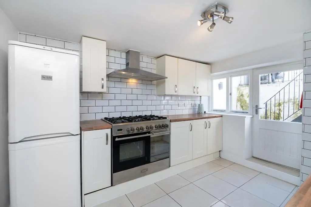 לונדון Beautiful House Comfortable & Cozy